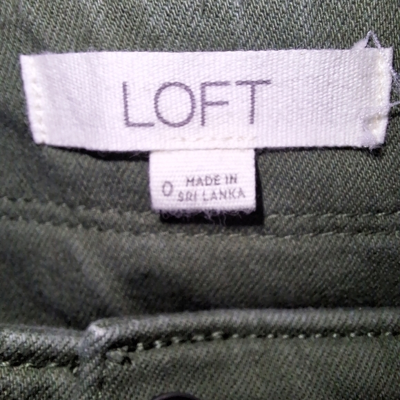 Loft green button fly skinny ankle jeans in a size 13.5" waist 26" inseam. - Picture 3 of 5